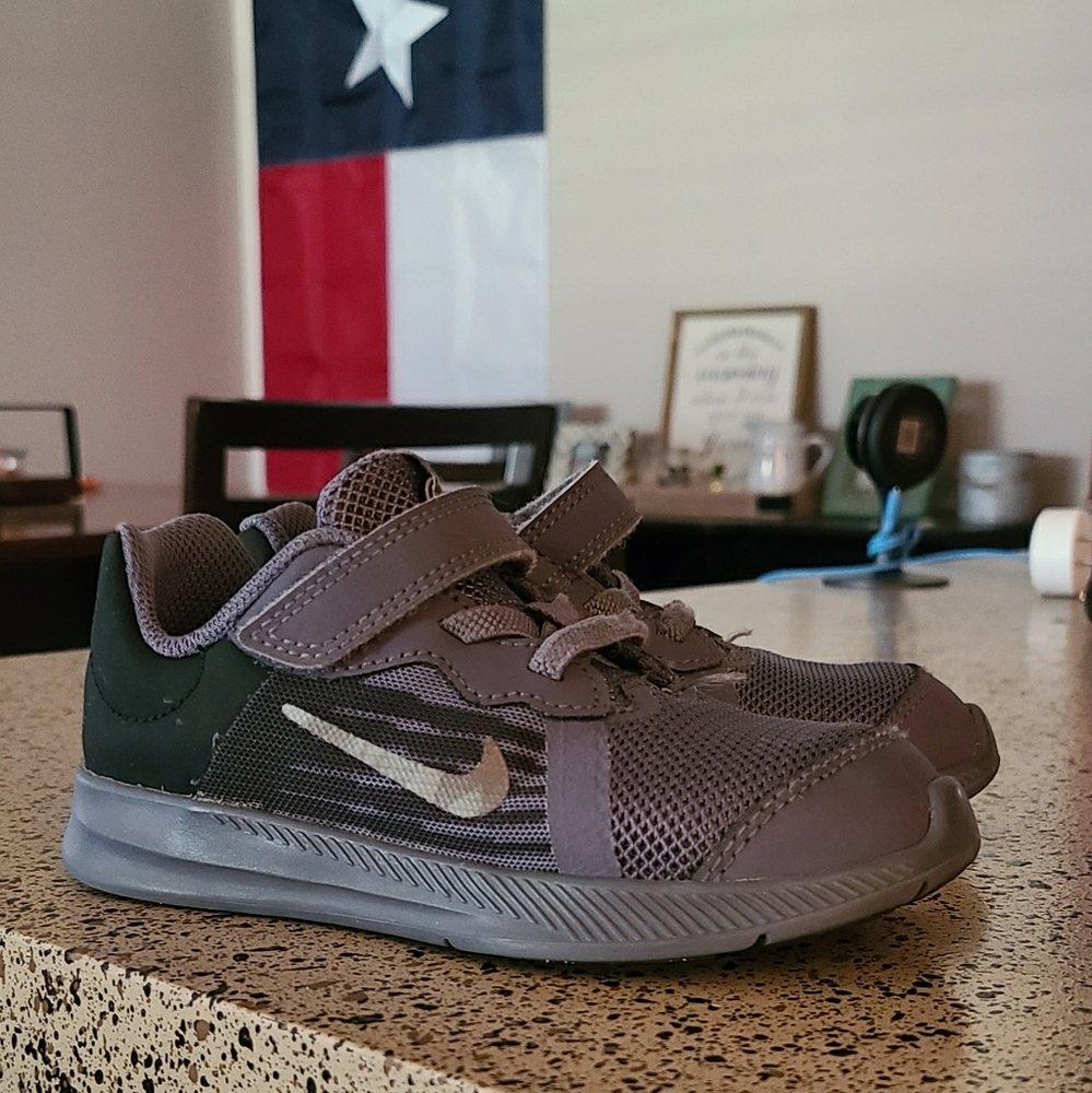 Toddler boys nike shoe